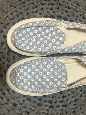 Sanuk women’s Slip-On Shoes - Light Blue